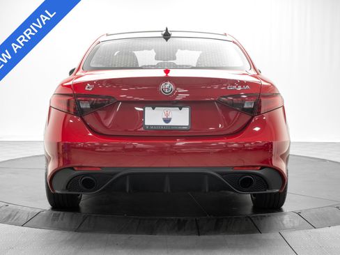 Used 2023 Alfa Romeo Giulia Veloce AWD/4WD image 6