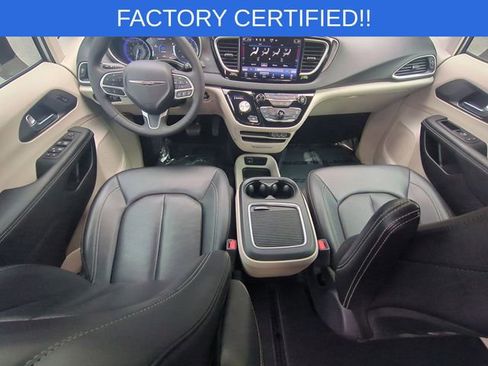 Certified 2023 Chrysler Pacifica Touring-L FWD image 30