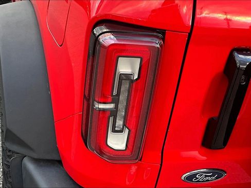 Used 2023 Ford Bronco Wildtrak image 28