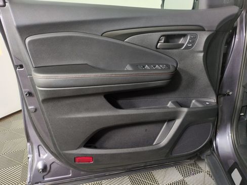 Used 2025 Honda Ridgeline TrailSport image 10