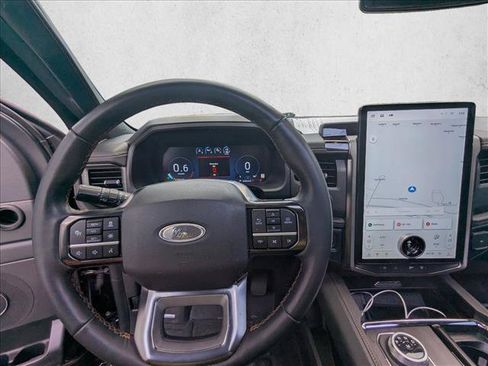 Used 2024 Ford Expedition Platinum image 14