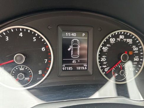 Used 2016 Volkswagen Tiguan SE FWD image 16