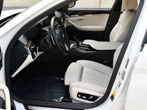 Used 2021 BMW 540i xDrive w/ Premium Package AWD/4WD image 43