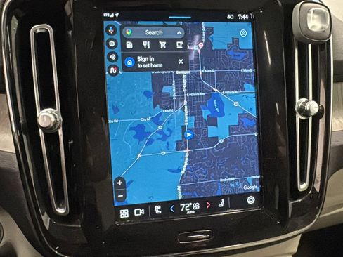 Certified 2023 Volvo XC40 B5 Plus w/ Climate Package image 17