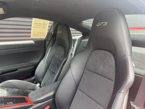 Certified 2018 Porsche 911 GT3 RWD image 5