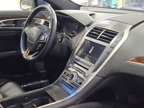 Used 2017 Lincoln MKZ Reserve image 9