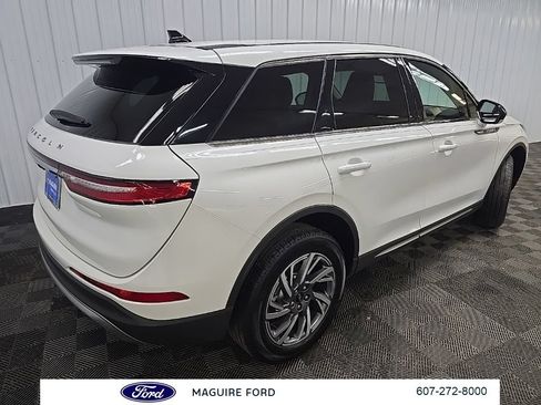Used 2023 Lincoln Corsair AWD image 14