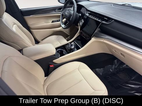 Used 2023 Jeep Grand Cherokee Limited w/ Trailer Tow Prep Group (B) image 4