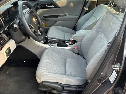 Used 2017 Honda Accord LX image 11