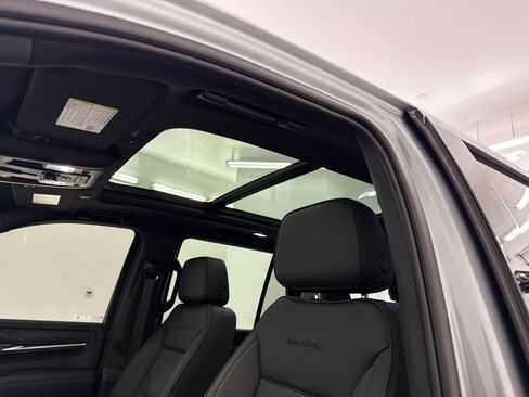 Used 2023 GMC Yukon Denali w/ LPO, Floor Liner Package RWD image 15