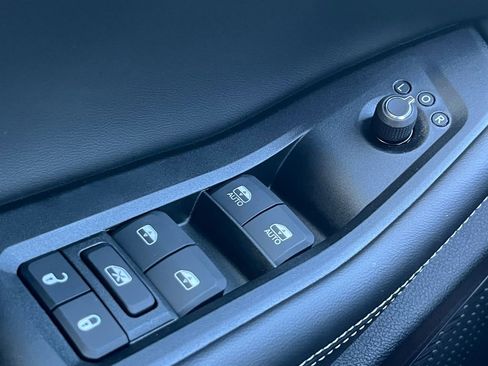 New 2025 Jeep Grand Cherokee Laredo image 7