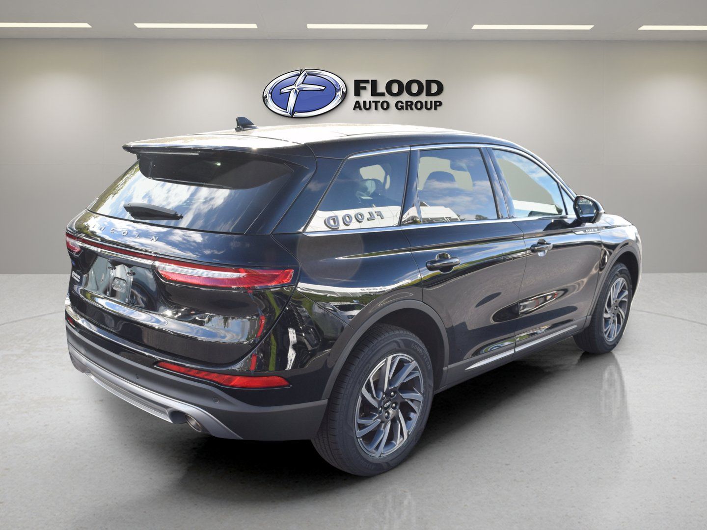Used 2023 Lincoln Corsair AWD w/ Equipment Group 101A image 4