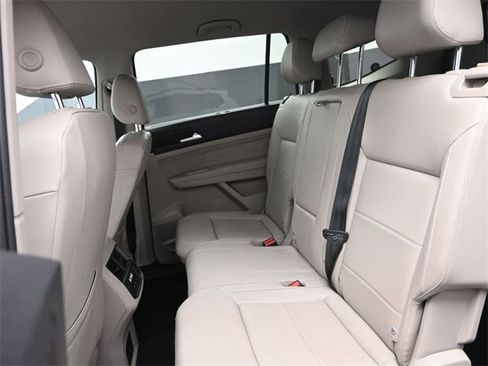 Used 2022 Volkswagen Atlas SE image 13