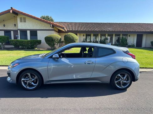 Used 2019 Hyundai Veloster 2.0 FWD image 1