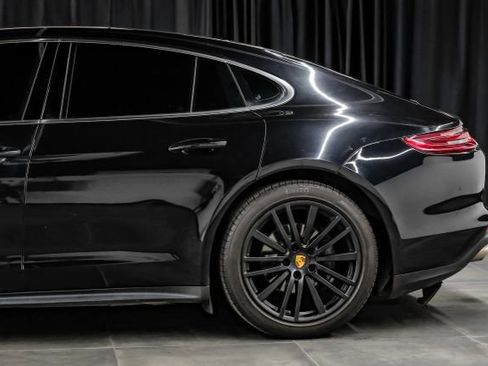 Used 2017 Porsche Panamera 4S image 18