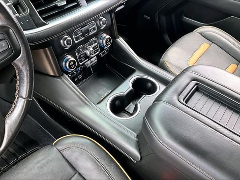 Used 2022 GMC Yukon XL AT4 AWD/4WD image 17