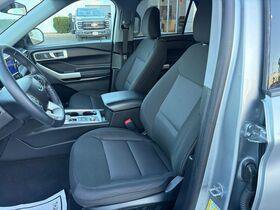 Used 2023 Ford Explorer XLT AWD/4WD image 17