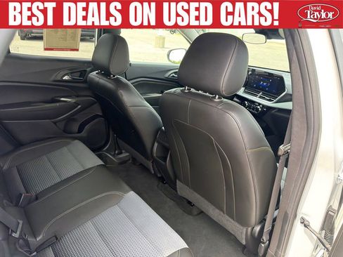 Used 2024 Chevrolet Trax LT w/ Driver Confidence Package FWD image 34
