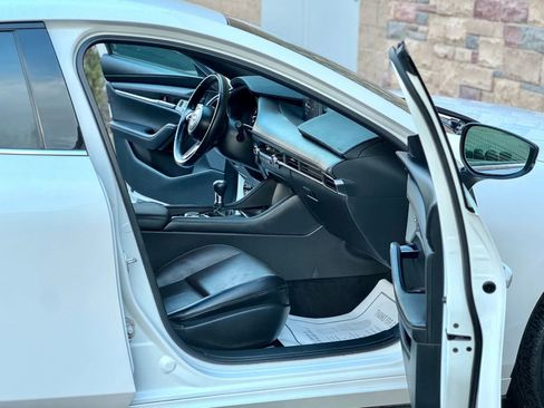 Used 2025 MAZDA MAZDA3 2.5 S Hatchback w/ Premium Pkg image 10