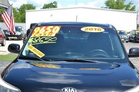 Used 2016 Kia Soul w/ Convenience Package FWD image 4