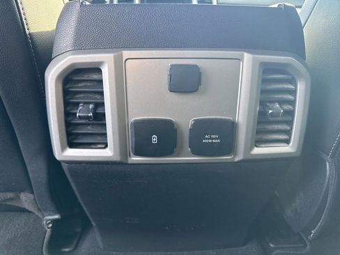 Used 2021 Ford F250 Lariat w/ Chrome Package image 14