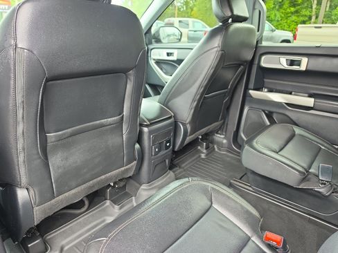 Used 2022 Ford Explorer Limited w/ Hybrid Equipment Group 310A AWD/4WD image 21