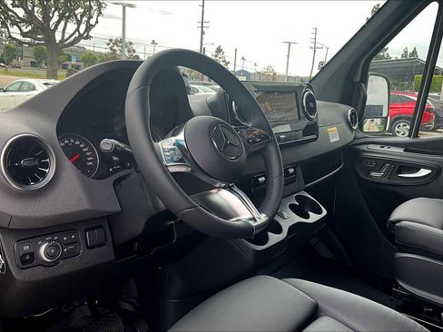 New 2025 Mercedes-Benz Sprinter 2500 image 8