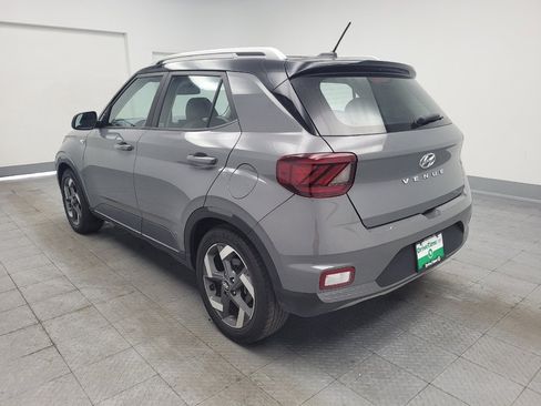 Used 2023 Hyundai Venue Limited FWD image 5