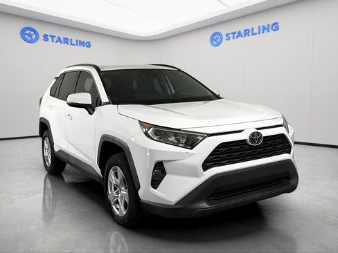 Used 2021 Toyota RAV4 XLE FWD image 15