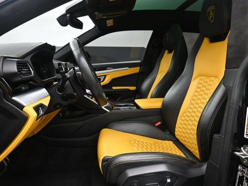 Used 2021 Lamborghini Urus AWD/4WD image 10