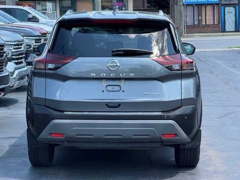 Used 2021 Nissan Rogue SV w/ Premium Package AWD/4WD image 6