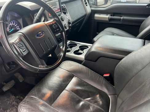 Used 2014 Ford F250 Lariat w/ Lariat Interior Package image 10