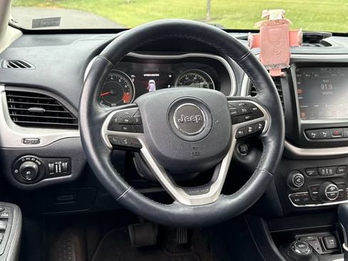 Used 2015 Jeep Cherokee Limited w/ Technology Group AWD/4WD image 14