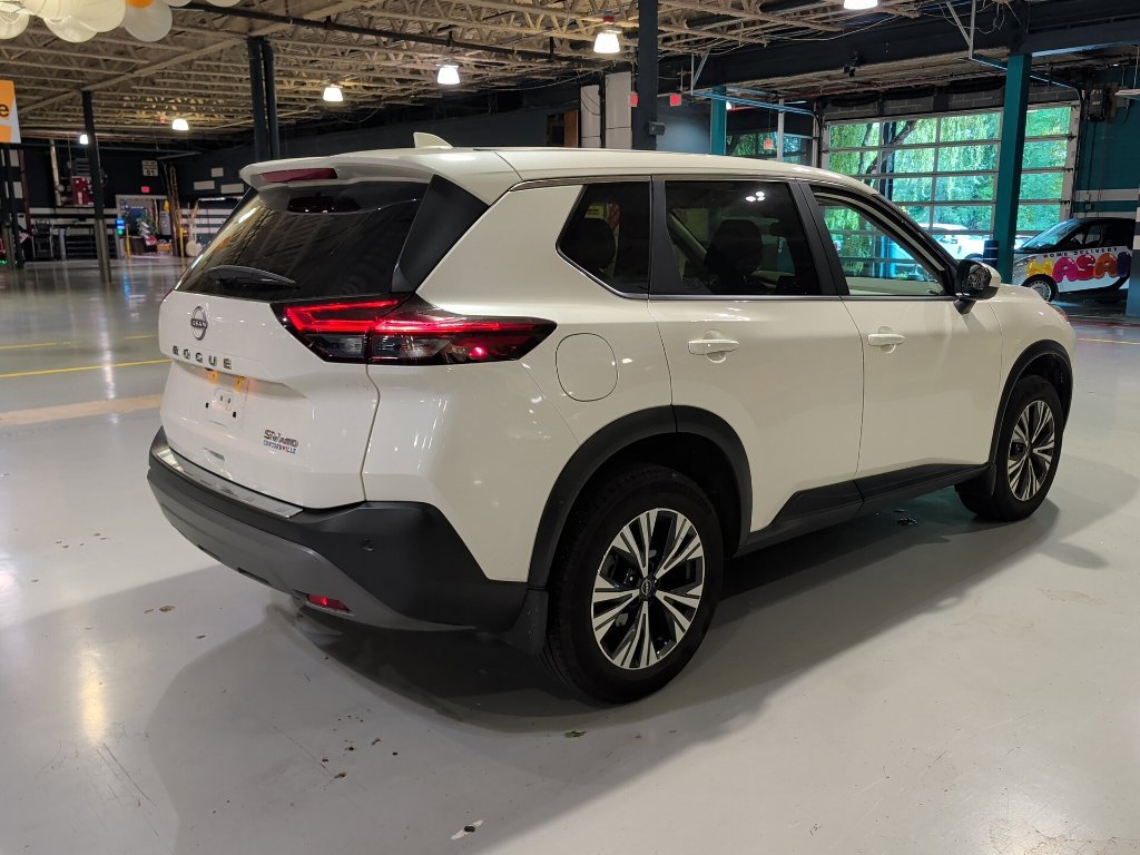 Used 2023 Nissan Rogue SV AWD/4WD image 12