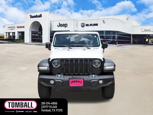 Used 2023 Jeep Wrangler Unlimited w/ Cold Weather Group AWD/4WD image 2
