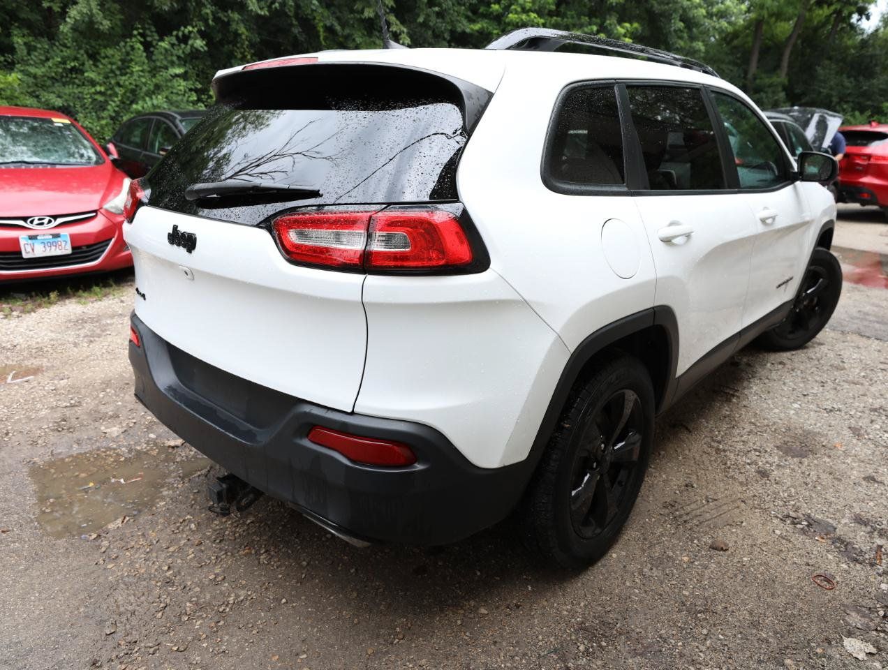 Used 2018 Jeep Cherokee Latitude w/ Altitude Package AWD/4WD image 6