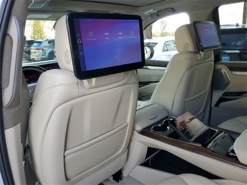 Certified 2026 Cadillac Escalade Platinum Sport image 13