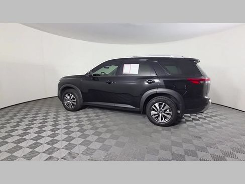 Used 2025 Nissan Pathfinder SL FWD image 47