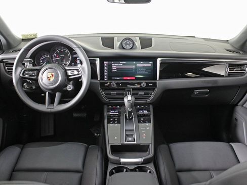Certified 2026 Porsche Macan image 19