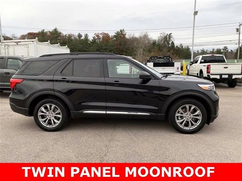 Used 2023 Ford Explorer XLT w/ Equipment Group 202A image 2