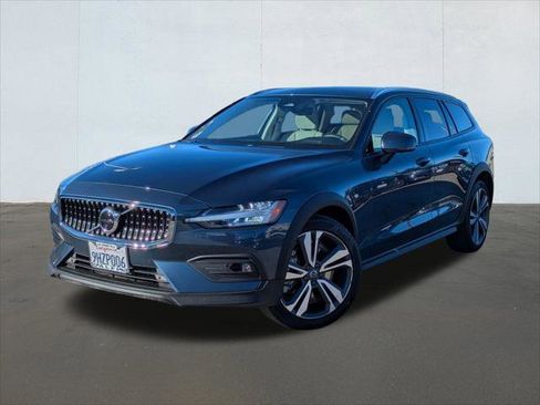 Used 2024 Volvo V60 B5 Cross Country Plus w/ Protection Package Premier image 1