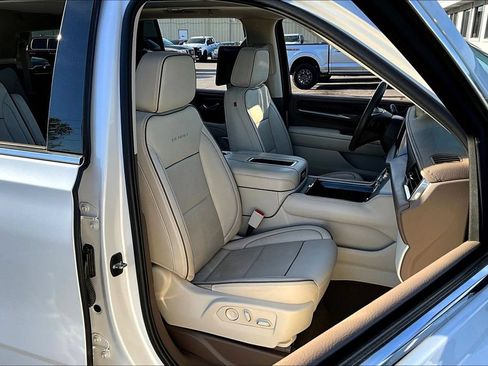 Used 2023 GMC Yukon Denali AWD/4WD image 29