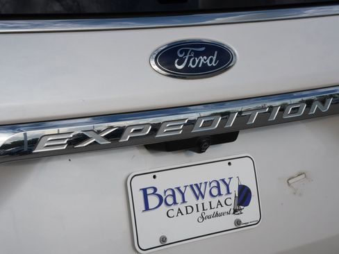 Used 2019 Ford Expedition Max XLT w/ Equipment Group 202A image 22