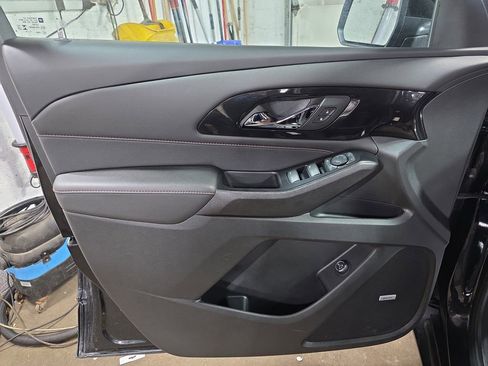 Used 2023 Chevrolet Traverse RS w/ LPO, Floor Liner Package FWD image 30