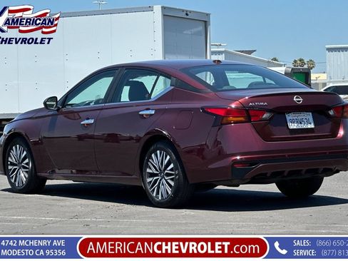 Used 2025 Nissan Altima 2.5 SV FWD image 6