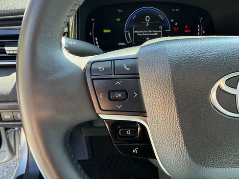 Used 2025 Toyota Camry LE w/ Convenience Package image 29