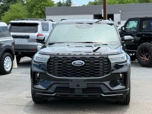 Certified 2025 Ford Explorer ST-Line AWD/4WD image 36
