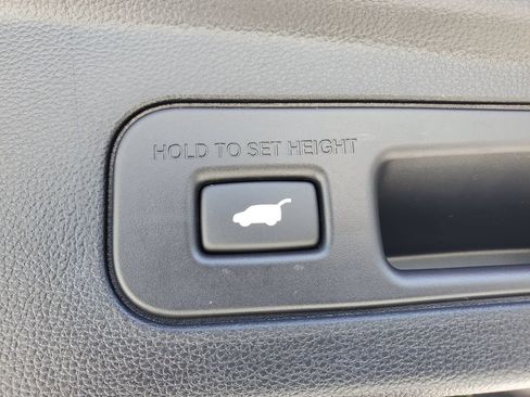 Used 2025 Acura MDX w/ Technology Package FWD image 9