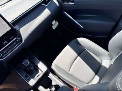 Used 2026 Toyota Corolla Cross XLE w/ Convenience Package image 30