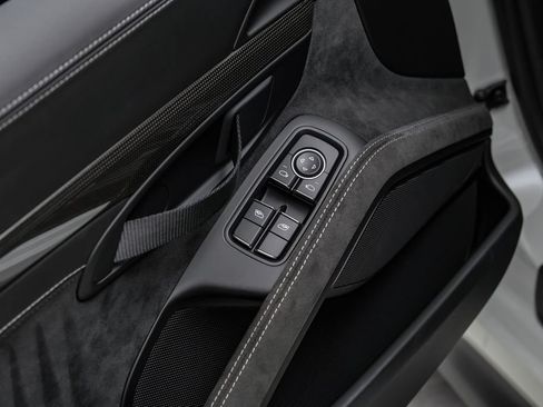 Used 2018 Porsche 911 GT2 RS RWD image 39